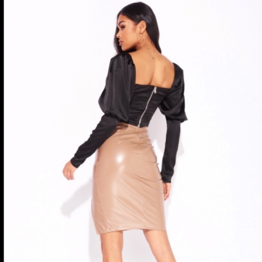 NWT❣️ BLACK SATIN PUFF SLEEVE CORSET TOP 😍 - Picture 7 of 16